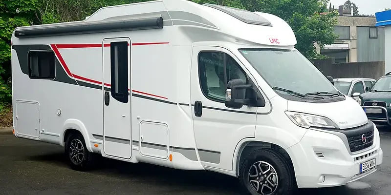 Kastenwagen mit Hubbett